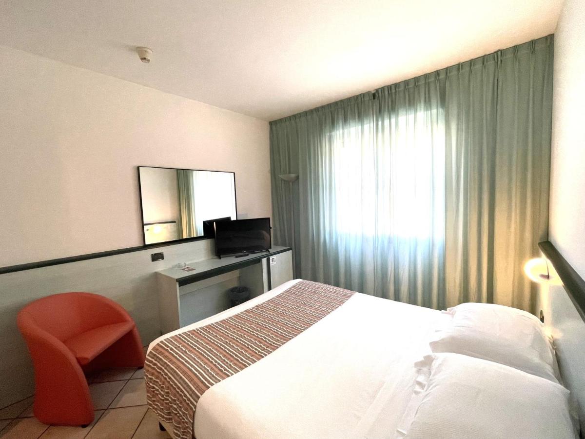 Hotel Garden - Housity