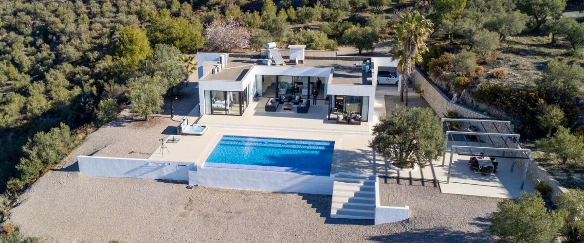 Hill house Spain -villa casa blanca - Housity