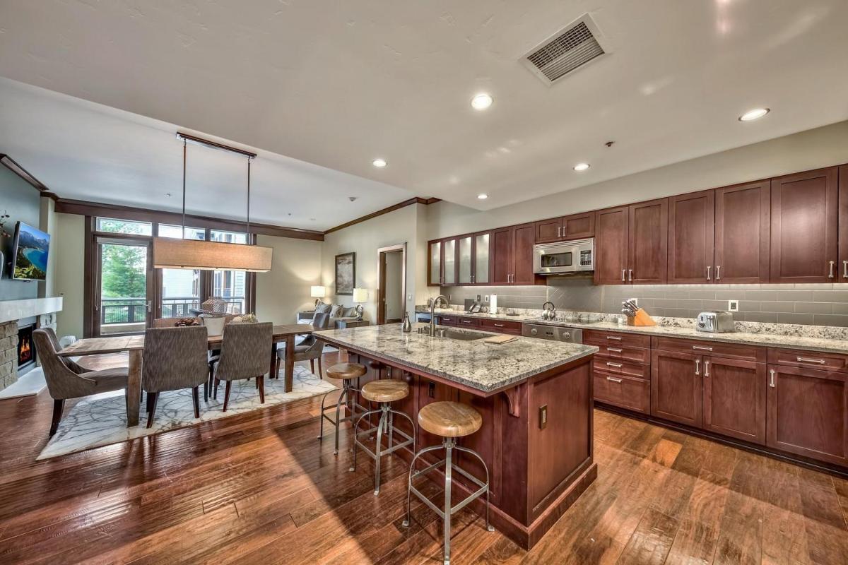 Summer Sale- 2 Bedroom At Constellation Residences Condo - Housity