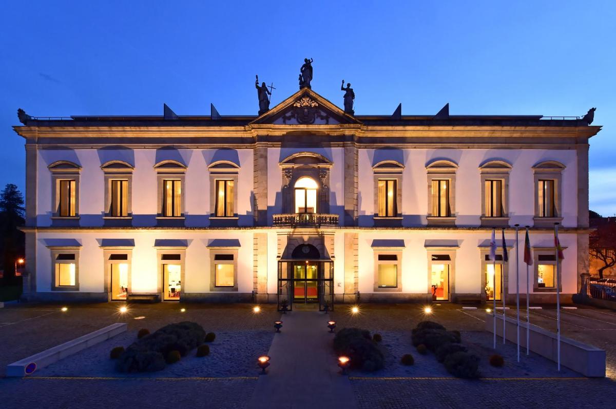 O edifício onde o hotel está situado
