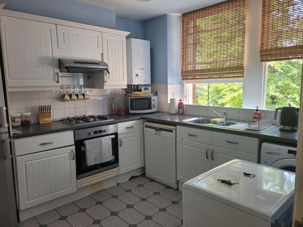 Lovely 2 Double Bed Aptmnt in Historic Greenwich - Housity
