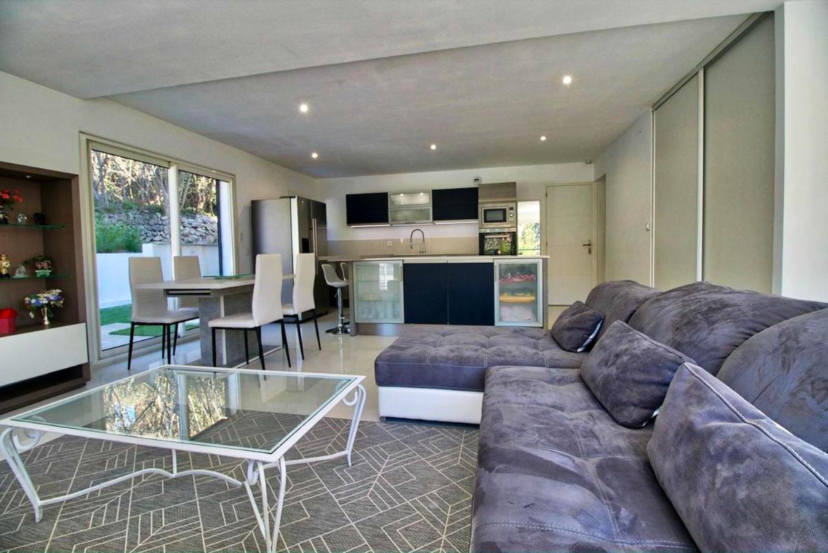 Maison de 2 chambres avec jardin clos et wifi a Marseille - Housity