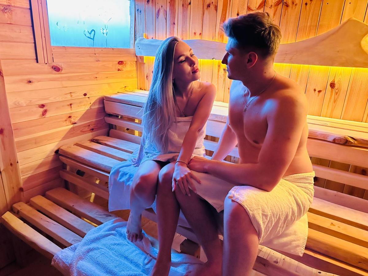 Romantic room sauna jacuzzi - Housity