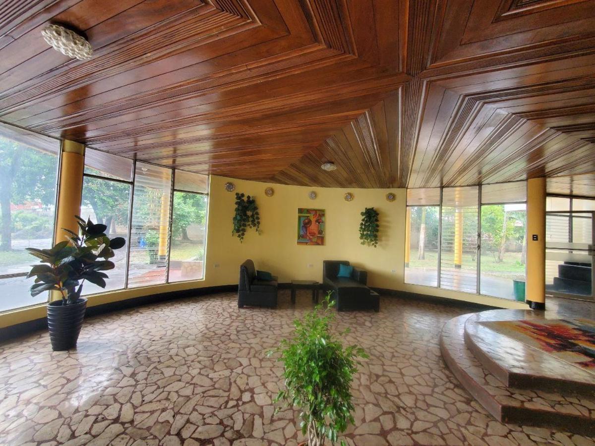 Hotel HERO's - Housity