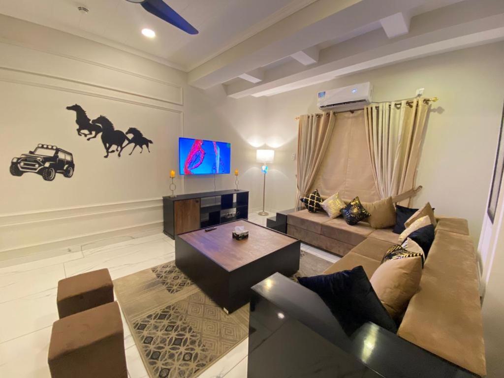 Suitetrails - De-Meridian Luxury Apartments