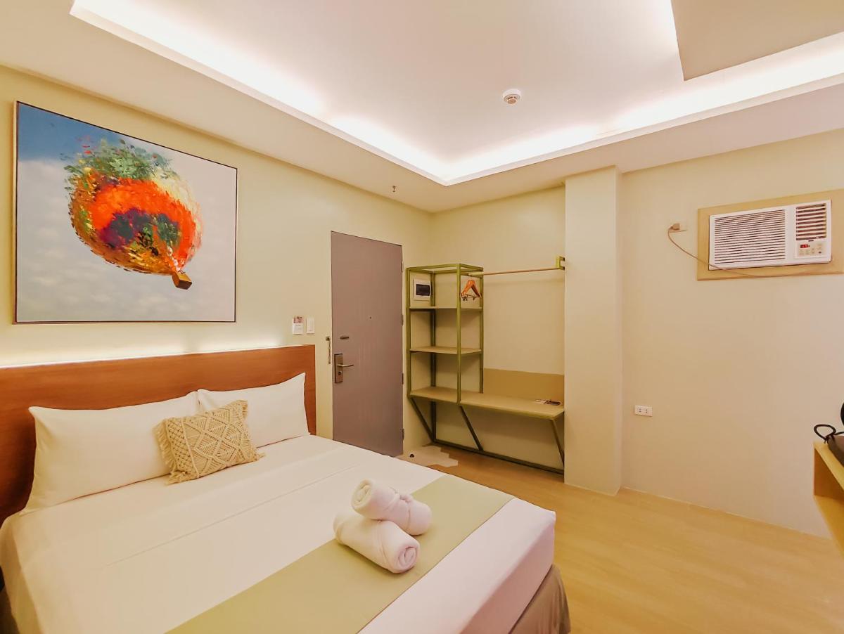 Hotel Simone Kalibo - Housity