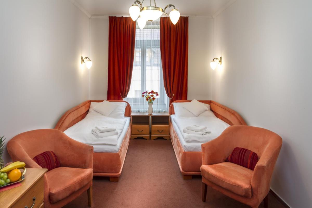Hotel Grand - Housity