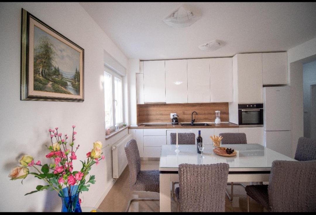 Apartman San - Housity