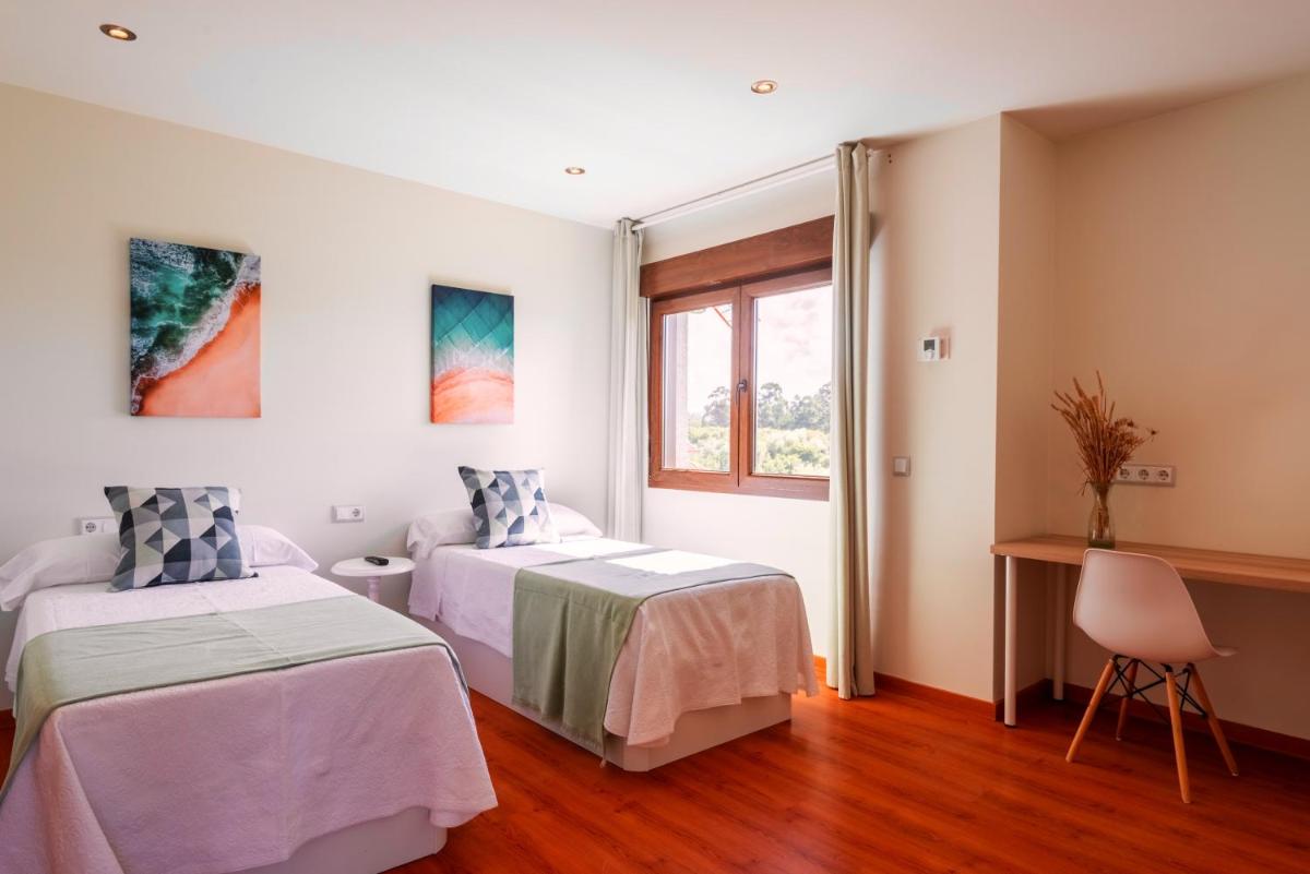 4 bedrooms house with shared pool jacuzzi and enclosed garden at Sanjenjo - Housity