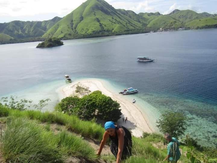 Suitetrails - Open trip Komodo 3 Days 2 Night depart every monday to wednesday