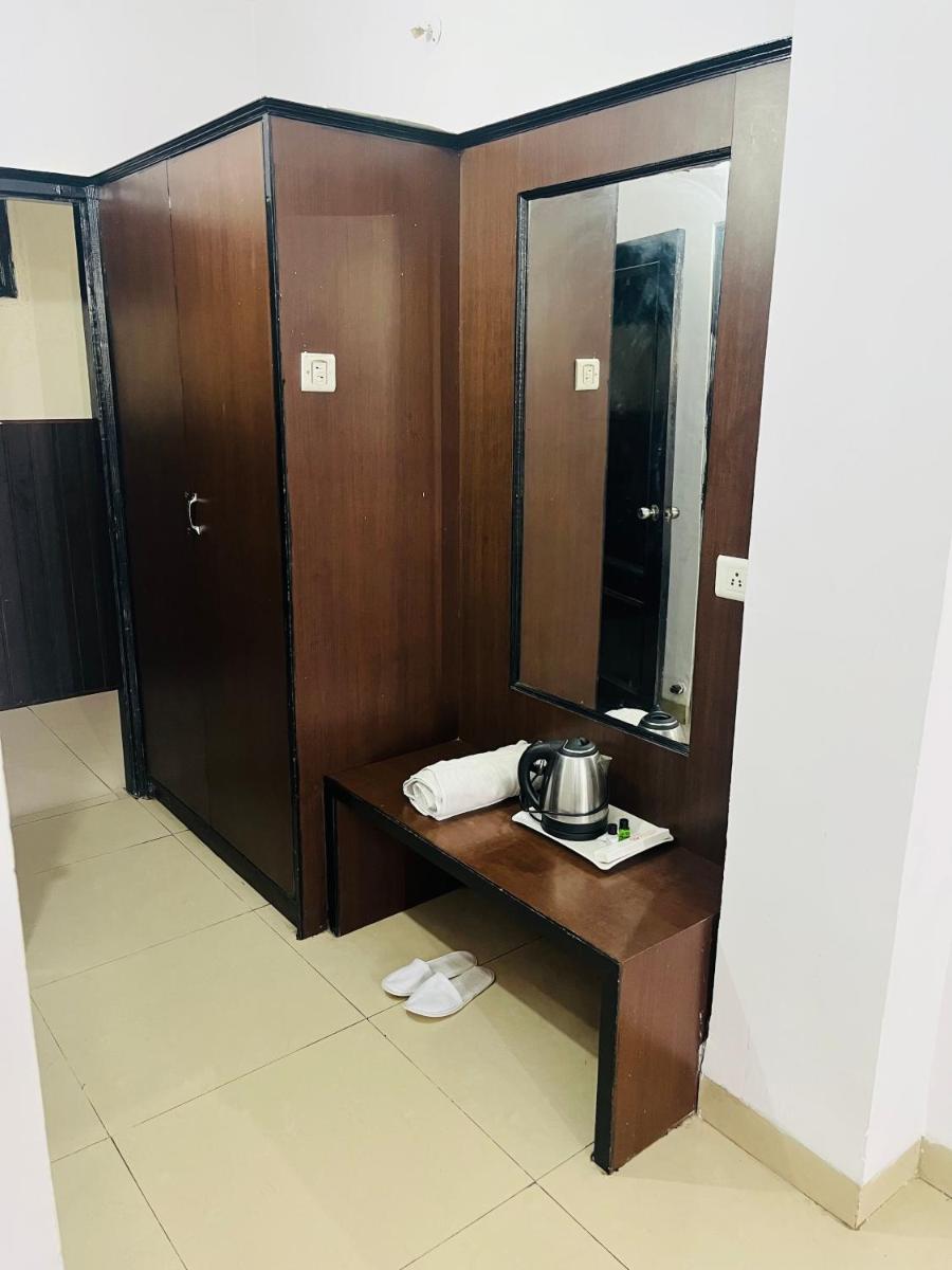 Hotel Grand Plaza - Housity