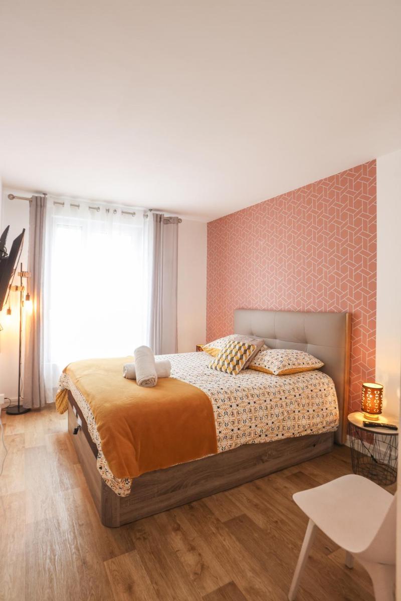 3 Lys Orleans Downtown, free secure parking - Housity