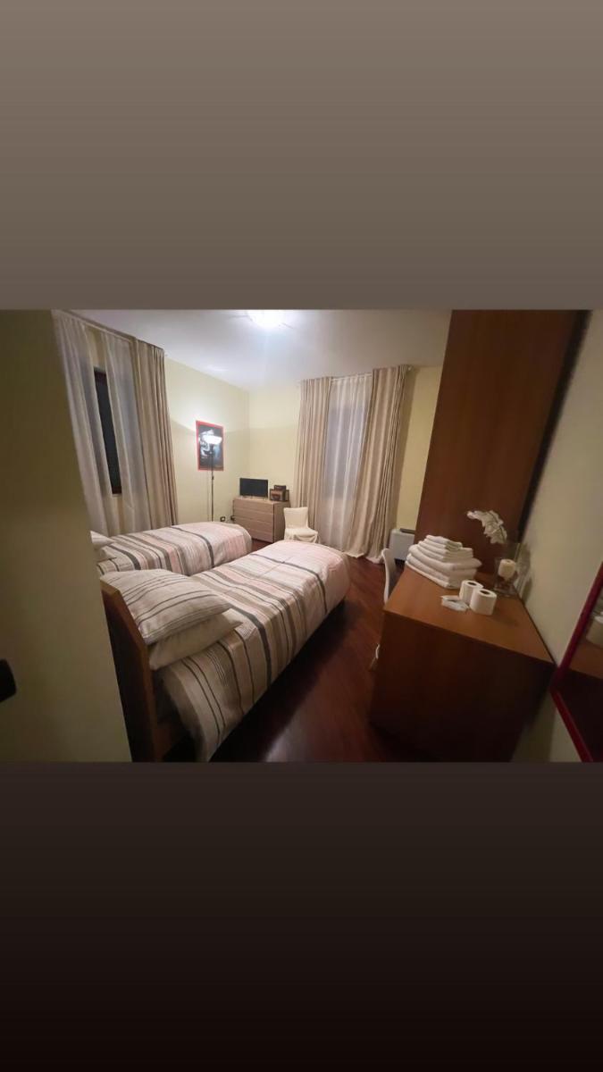 Dino's B&B - Housity