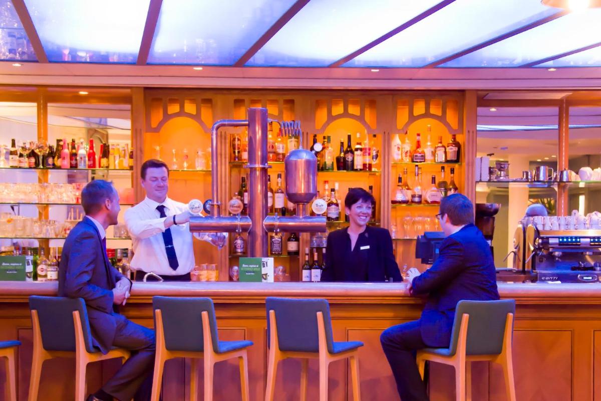 Boissons dans l'établissement Holiday Inn Calais Coquelles by IHG