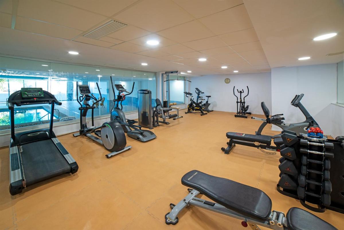 Gimnasio o instalaciones de fitness de Hotel Cabogata Jardín