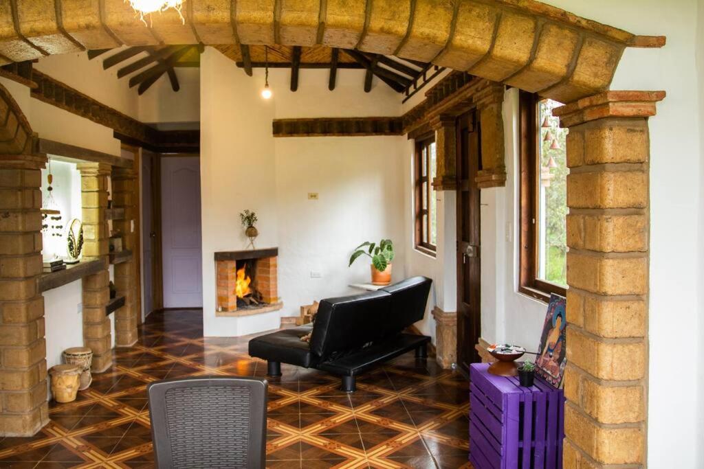 Casa de Campo-Chimenea-Casita en el árbol- WiFi :) - Housity
