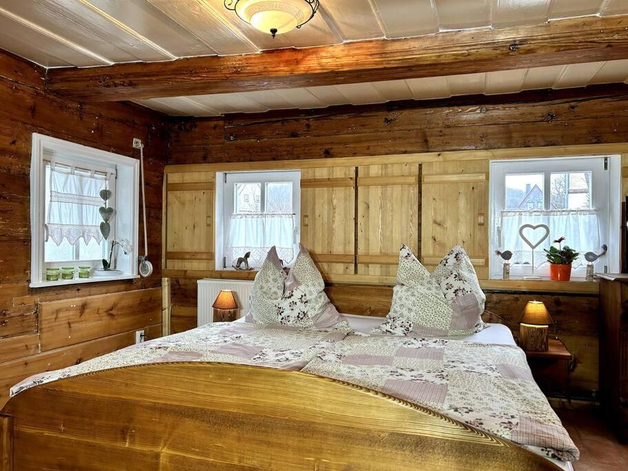 Historische Blockstube anno 1763 - Romantisches Studio-Apartment mit Infrarot-Sauna - Housity