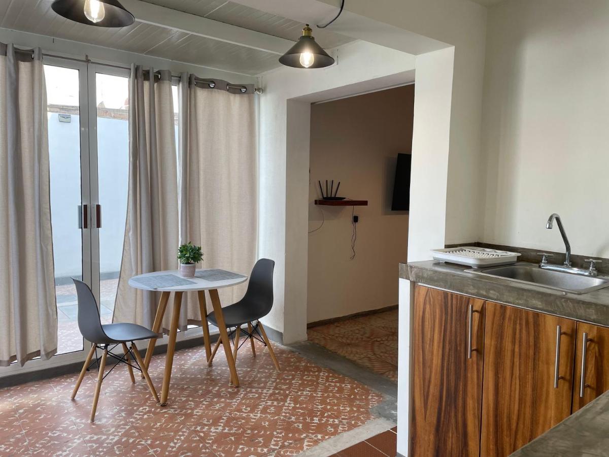 Dobe. Bonito y céntrico loft con patio - Housity