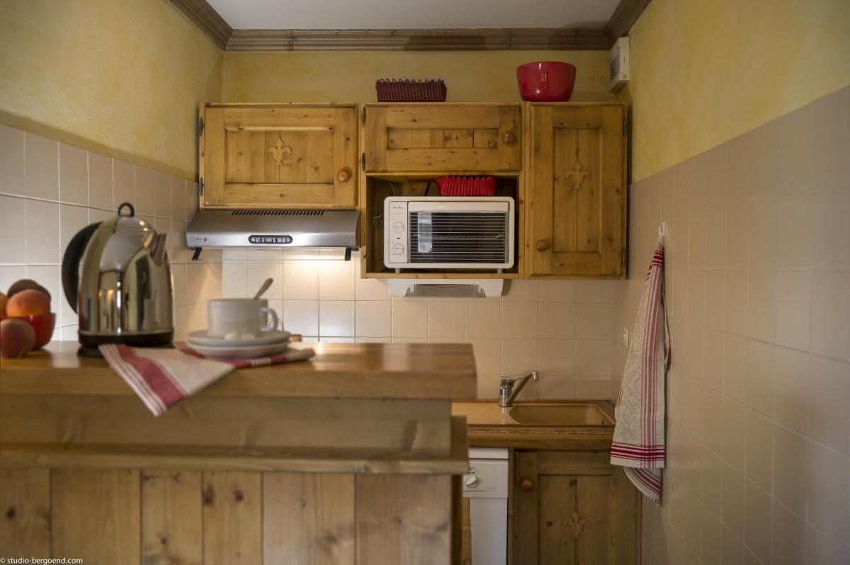 Cuisine ou kitchenette dans l'établissement Résidences Village Montana by Les Etincelles