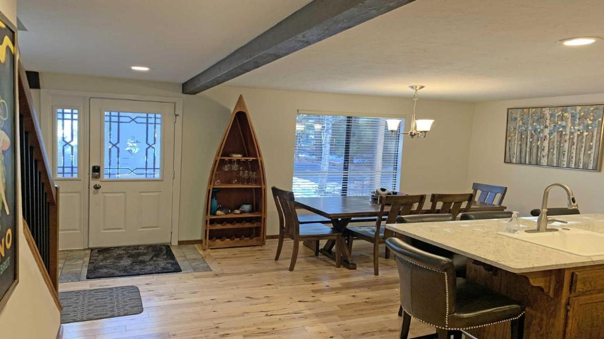 Lark - 14 - Housity