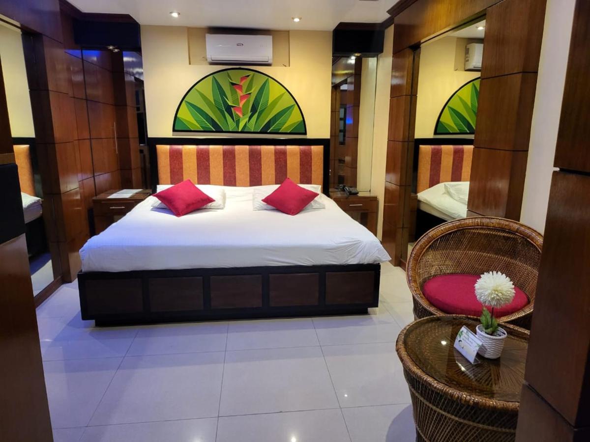 Fields Palace Hotel - Housity