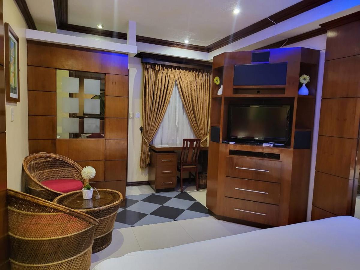 Fields Palace Hotel - Housity