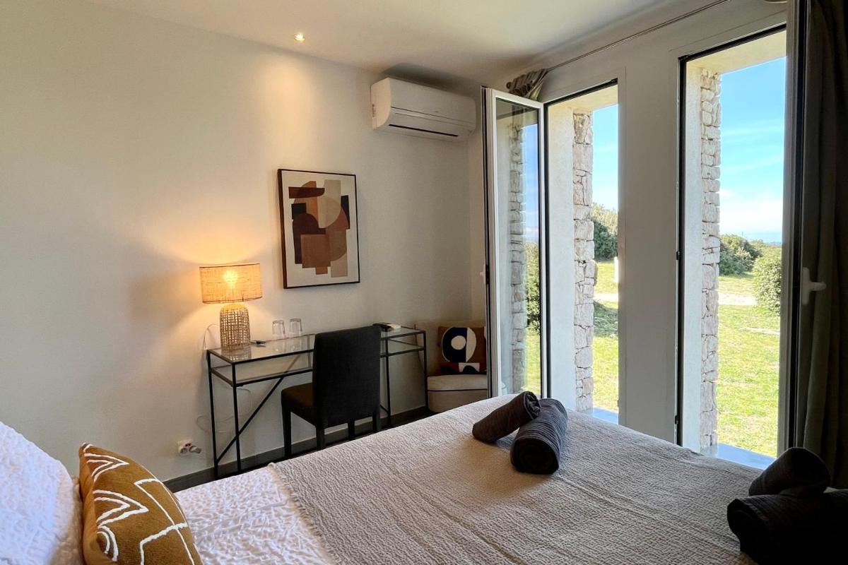 Adorable chambre vue mer et vue citadelle exceptionnelle piscine - Housity