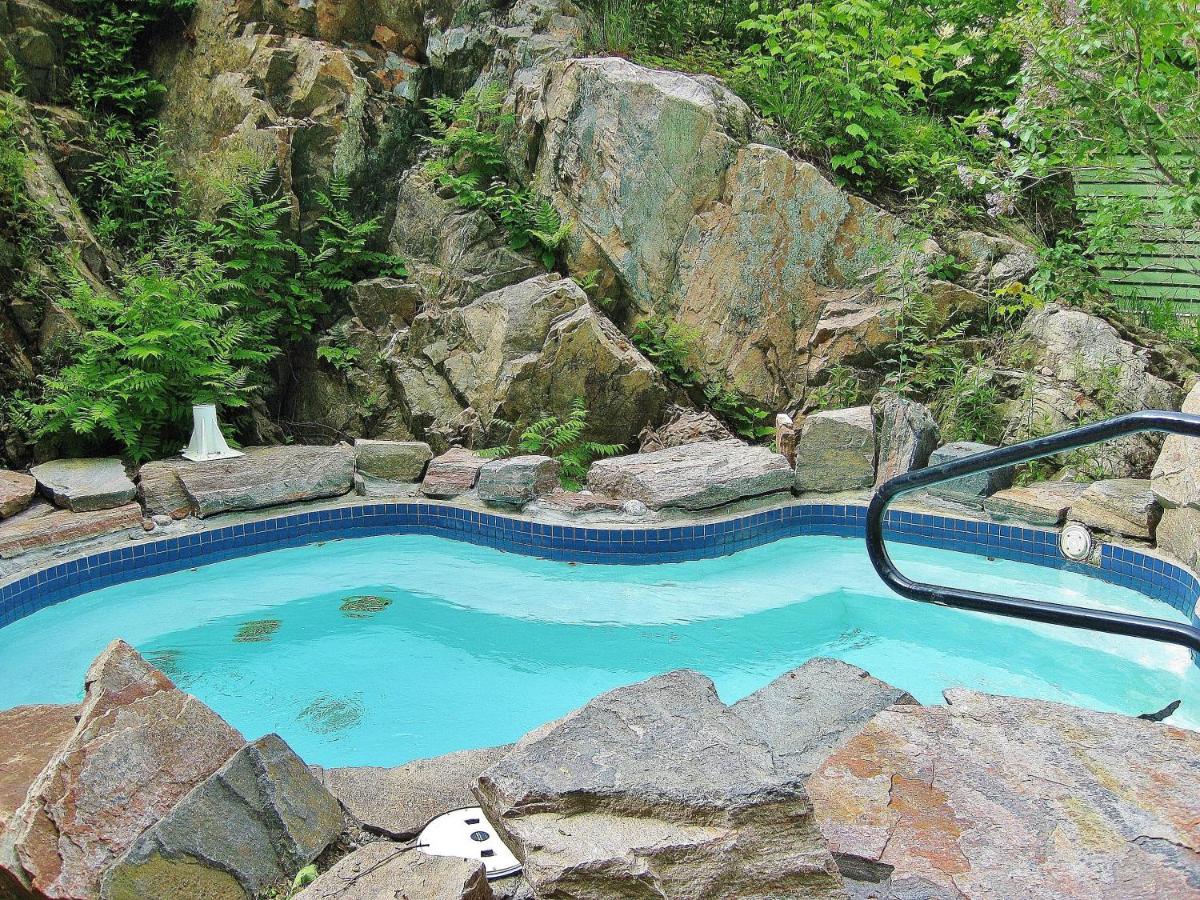 Tremblant Les Eaux by Rendez-Vous Mont-Tremblant - Housity