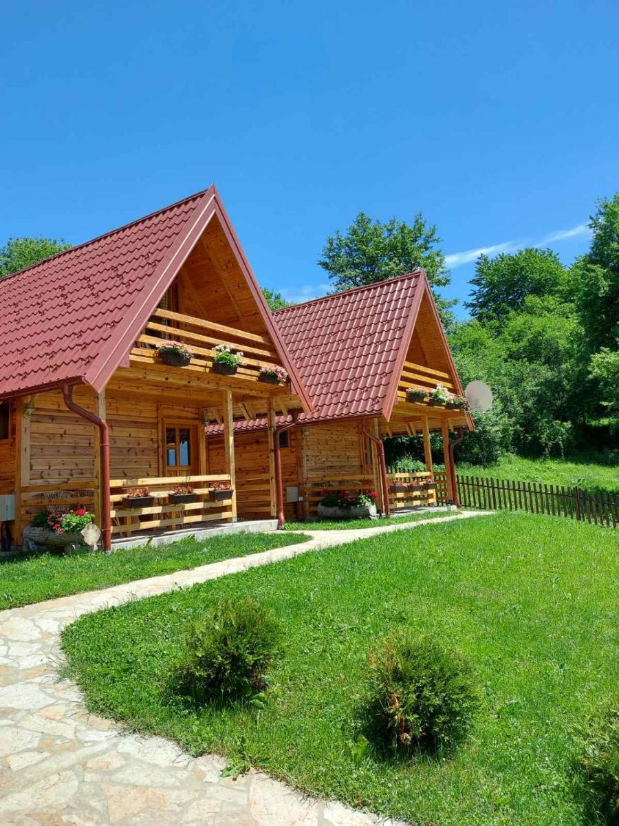 Drveni raj Uvac - Housity