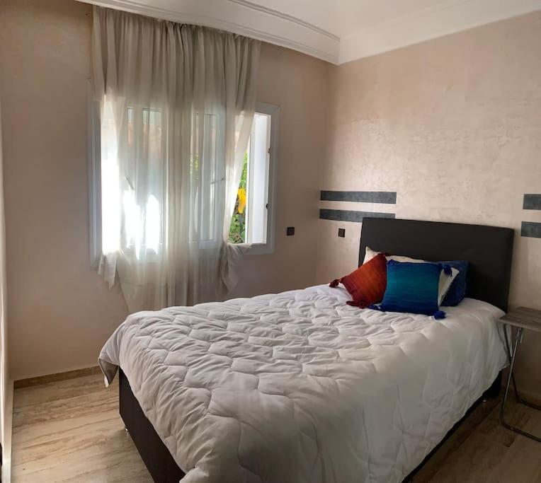 FLATE WITH SWIMMING POOL - Housity