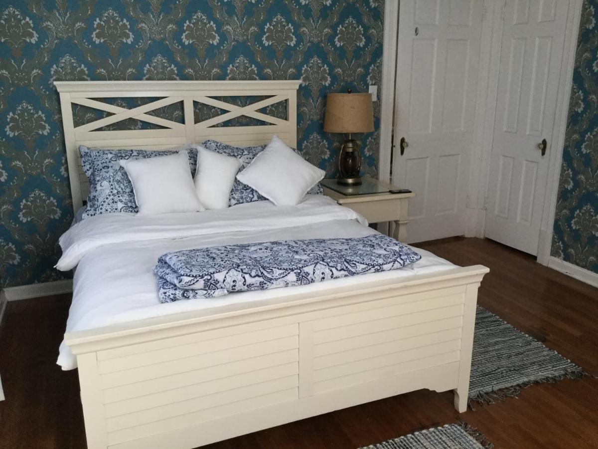 Historic Sunshine Room - Housity