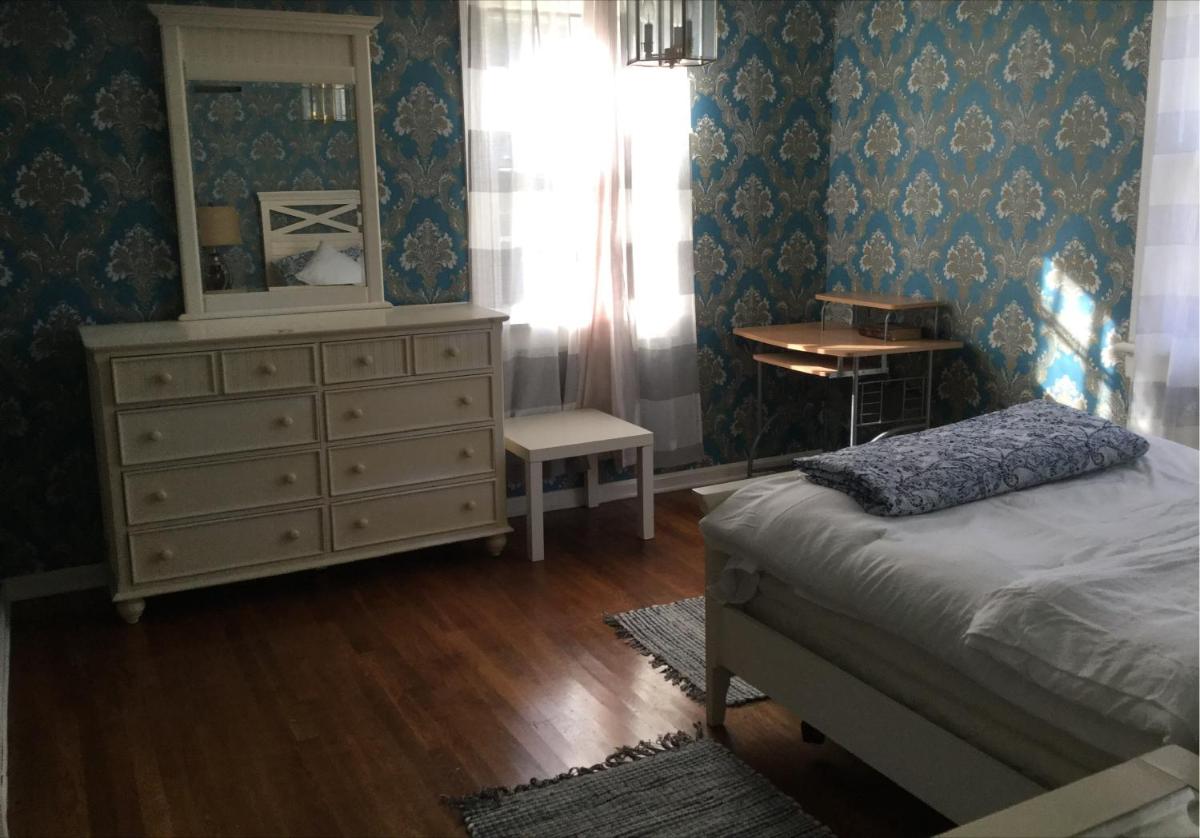 Historic Sunshine Room - Housity