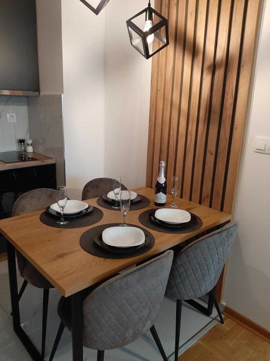 Apartman Milic Pirot-Zapadni Kej 10 - Housity