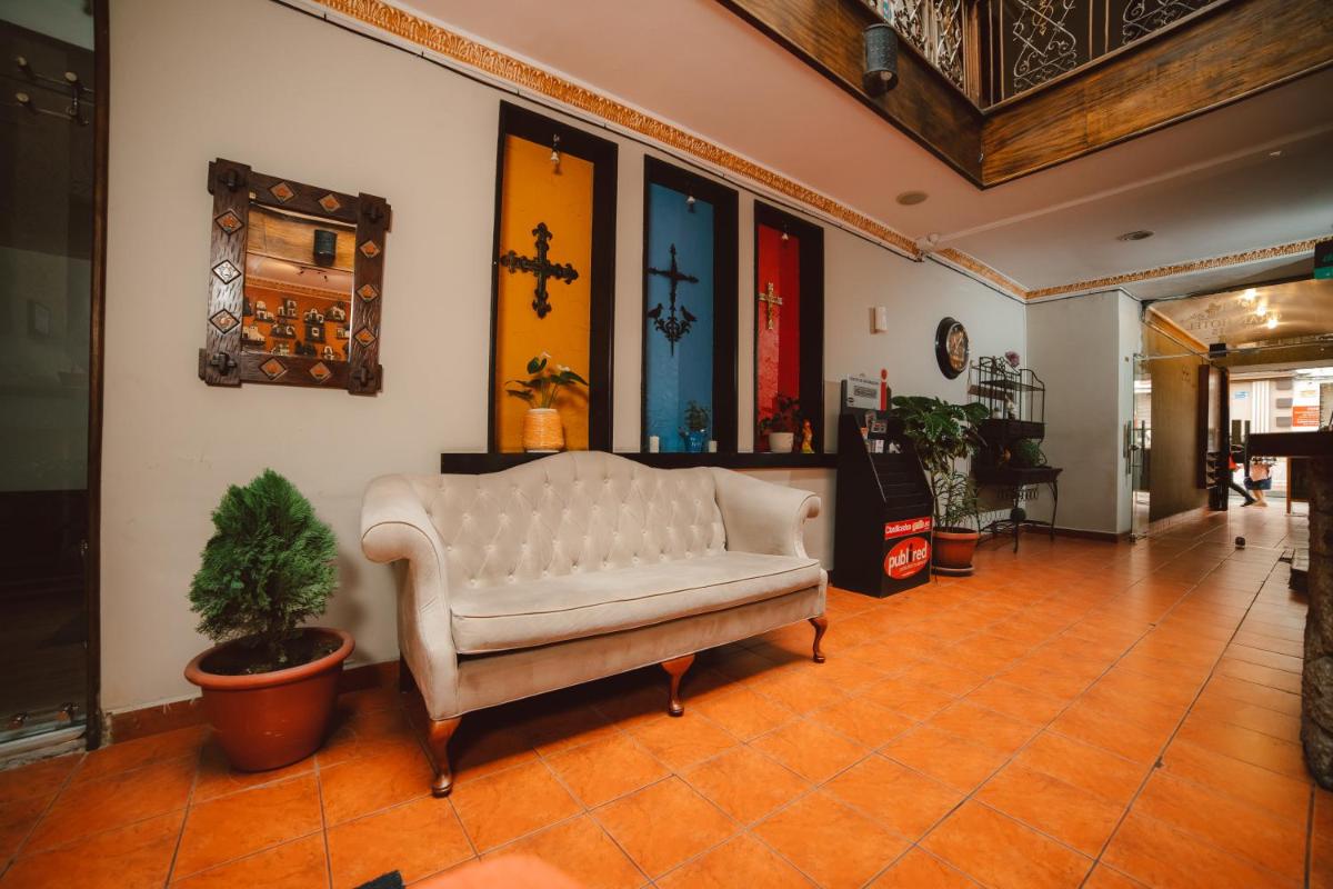Gran Hotel París - Housity