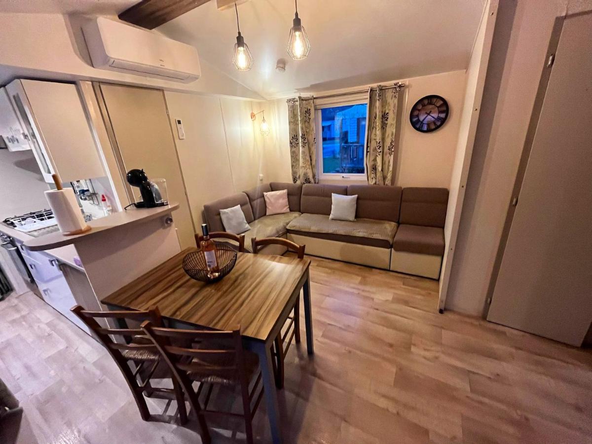Bungalow charmant a Onzain avec piscine partagee - Housity