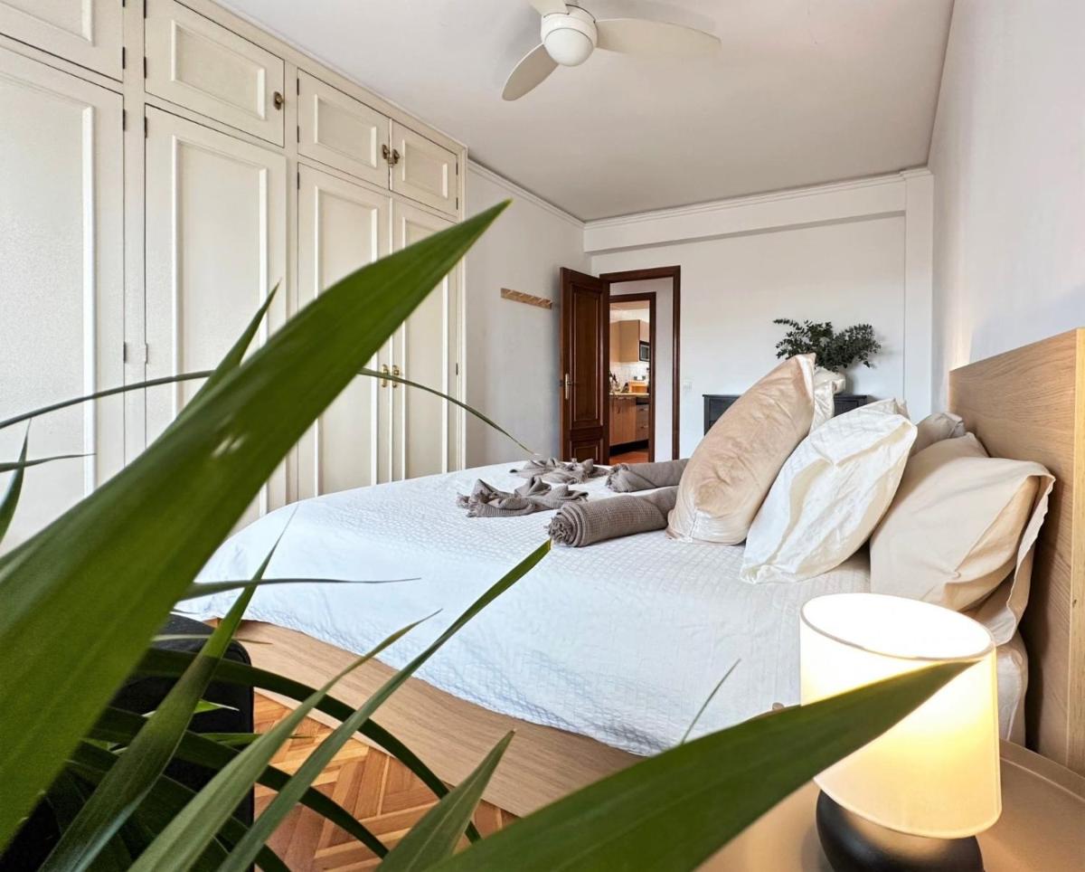 Your Sunny & Spacious Portview Home - Housity