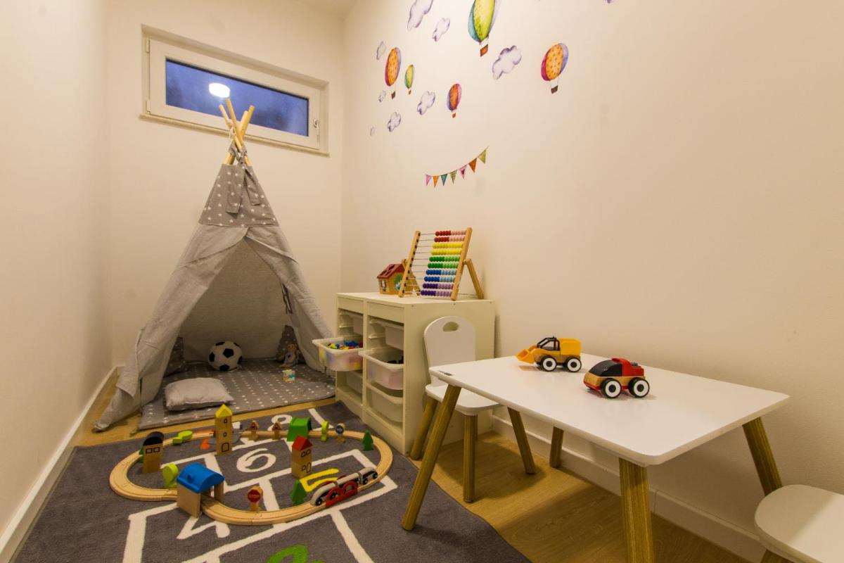 Villa Violet with Salt water pool - Housity