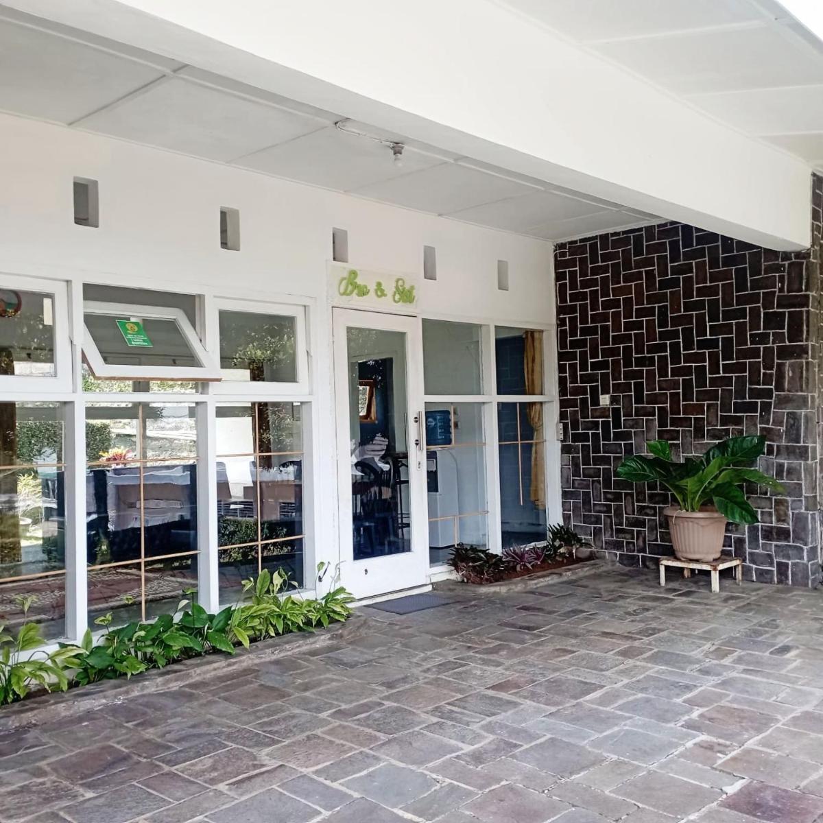 Surga Dirga Resort - Housity