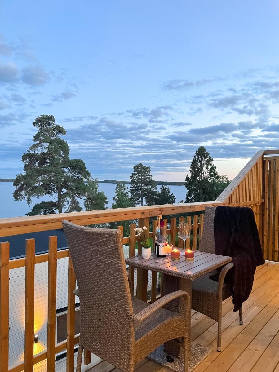 New lakehouse - amazing sea view and private pier! - Housity