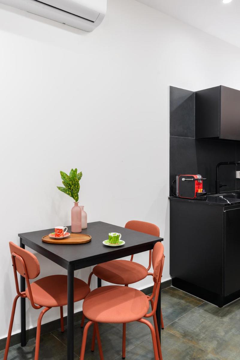 Suitetrails - 2 rooms apt next to the beach and dizingv center w Bomb Shelter M6