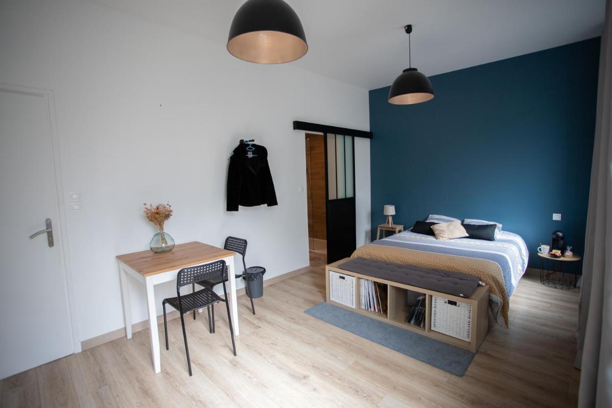Chambre au coeur de Loudun - Housity