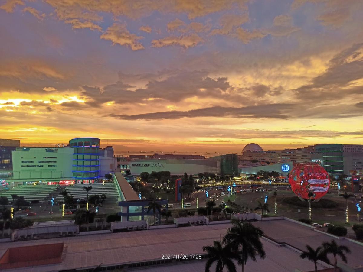 Shell Residences Mall of Asia - Jona - Housity