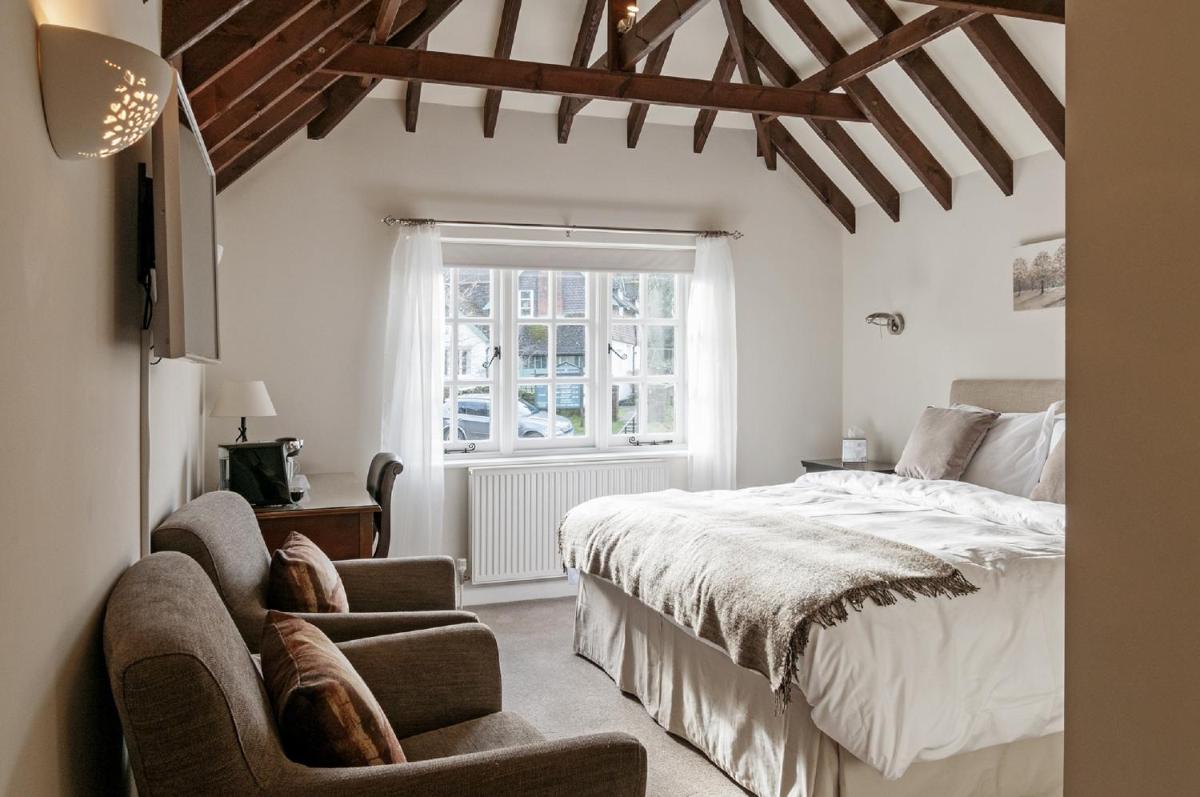 Hurtwood Hotel - Housity