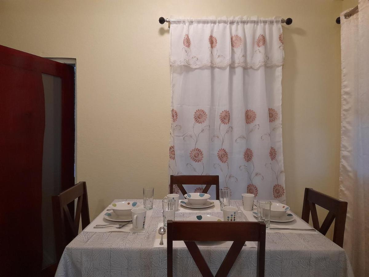 Tropical Suites - Housity