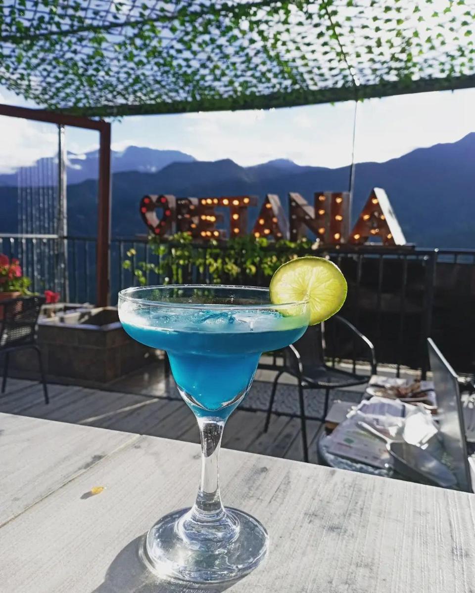 Hotel & Rooftop Farallones - Housity
