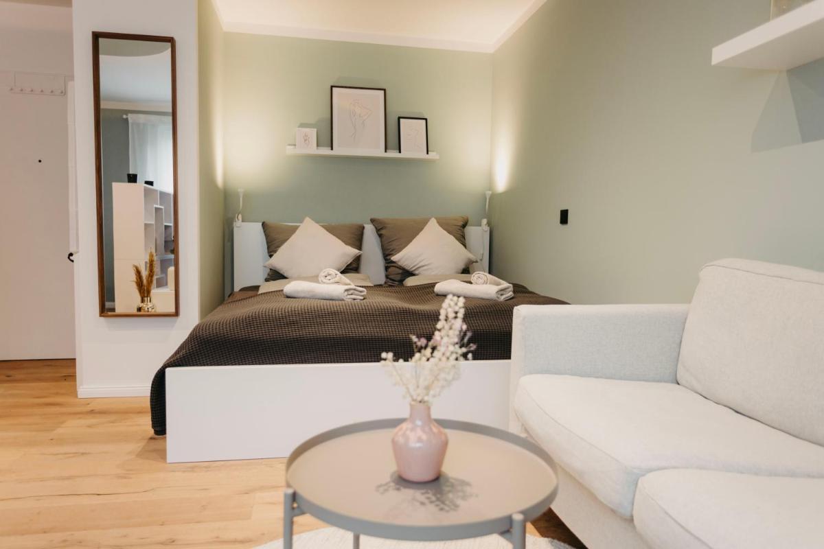 Stilvolle Wohnung in ruhiger Lage mit Balkon - Housity