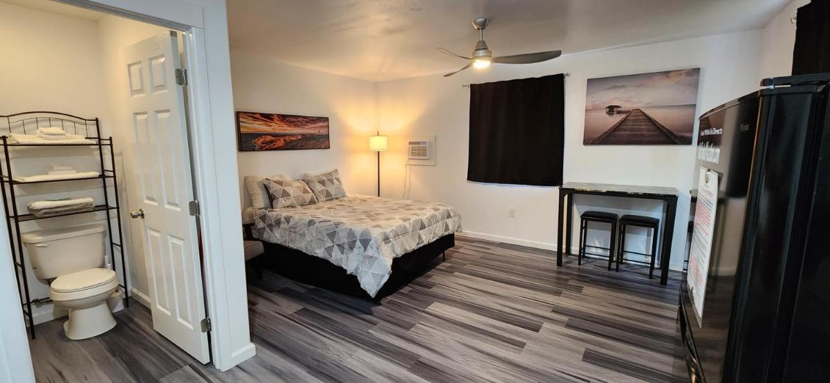 #1 NEW! Couples Getaway Self CheckIn Studio Apt - Housity