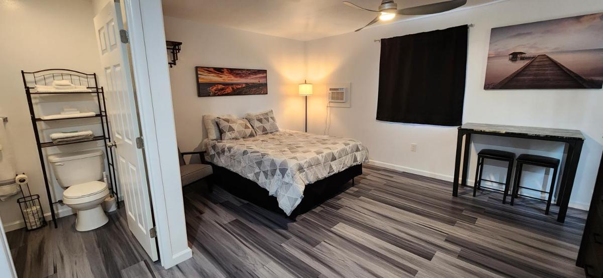 #1 NEW! Couples Getaway Self CheckIn Studio Apt - Housity