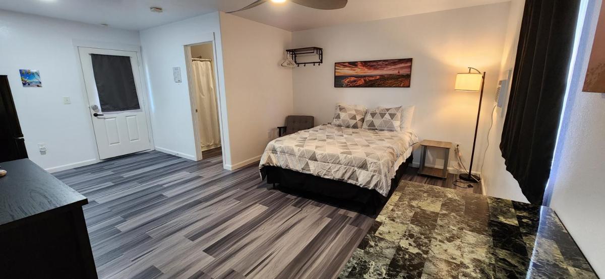 #1 NEW! Couples Getaway Self CheckIn Studio Apt - Housity