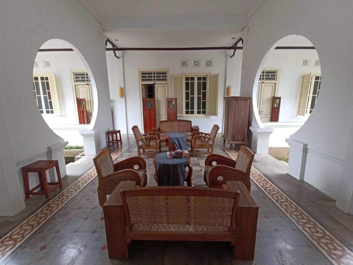 Mruyung Guest House Kota Lama Banyumas Mitra RedDoorz - Housity